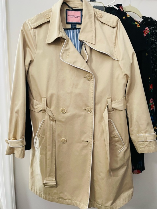 Vineyard Vines Jackets & Blazers - Sz 6 - Vineyard Vines Beige Double-Breasted Trench Coat
